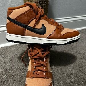 Nike sneakers men’s Sz9.5